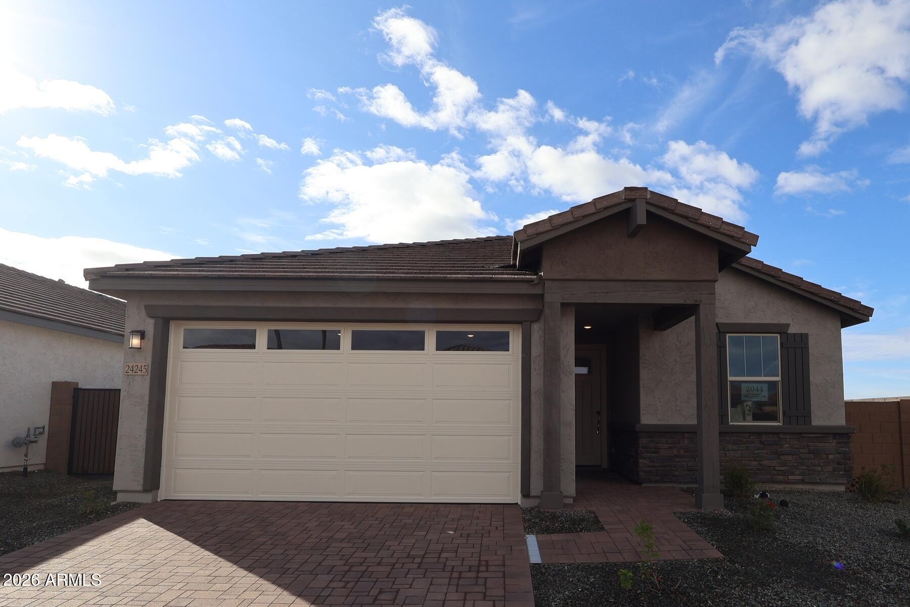 24245 W RAYMOND Street