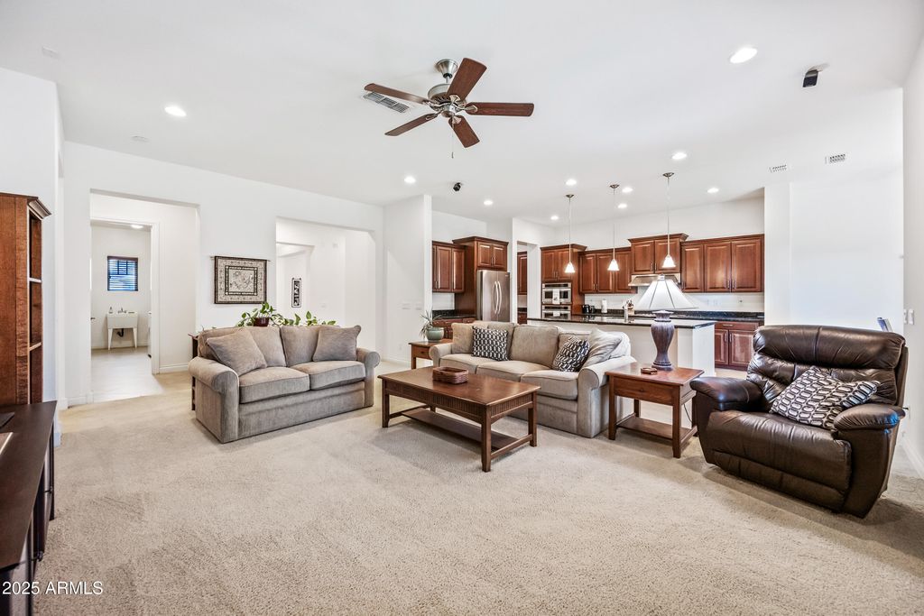 Photo of 909 E Bridgeport Parkway, Gilbert, AZ 85295 (MLS # 6923905)