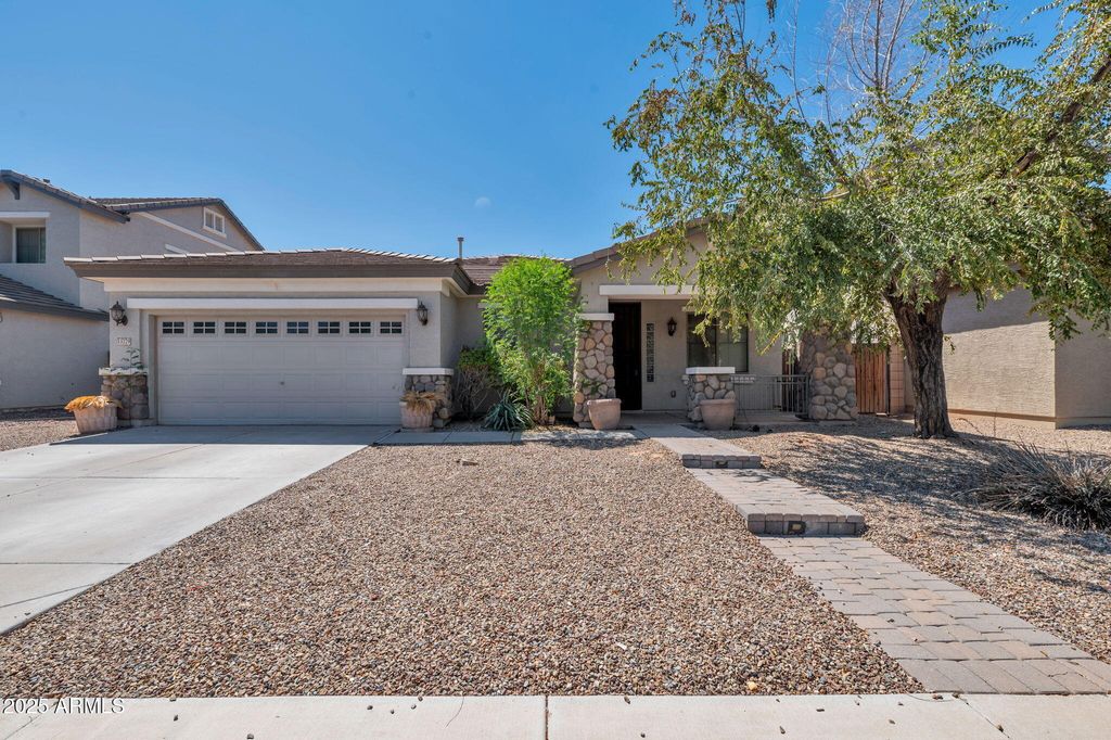 Photo of 13779 W Earll Drive, Avondale, AZ 85392 (MLS # 6914655)