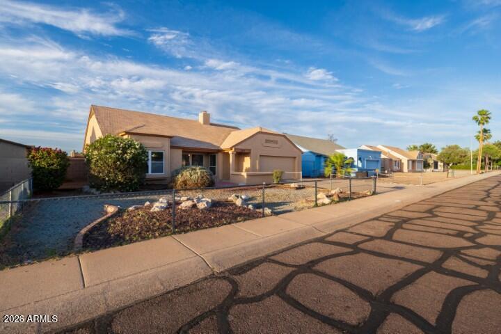 8814 W COOLIDGE Street