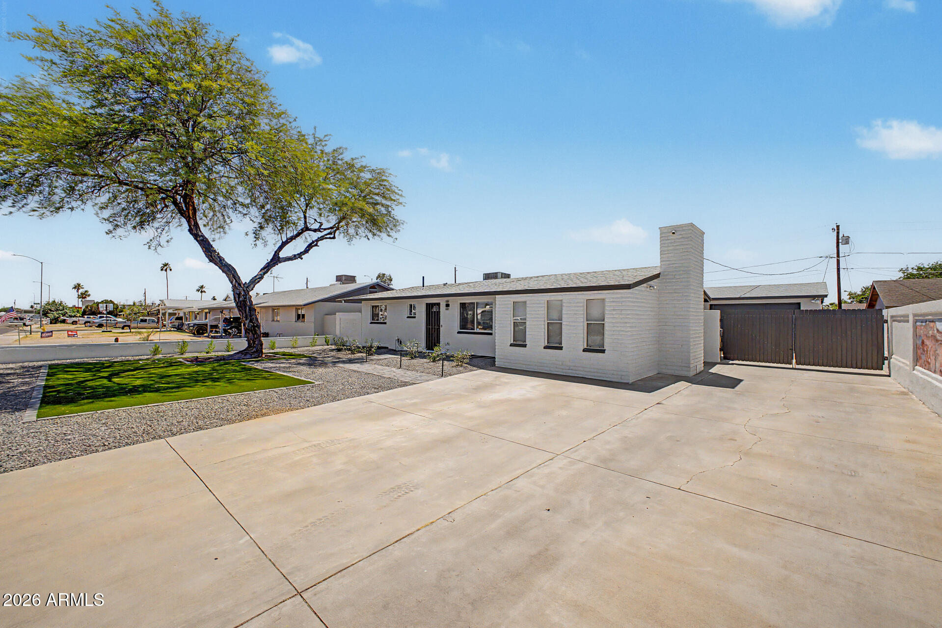 112 N SULLEYS Drive