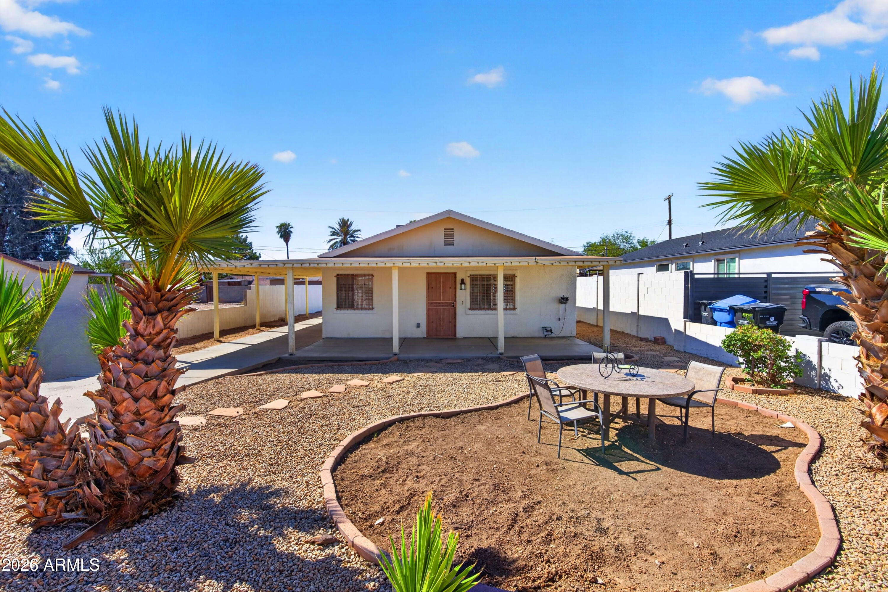 2925 W Palm Lane