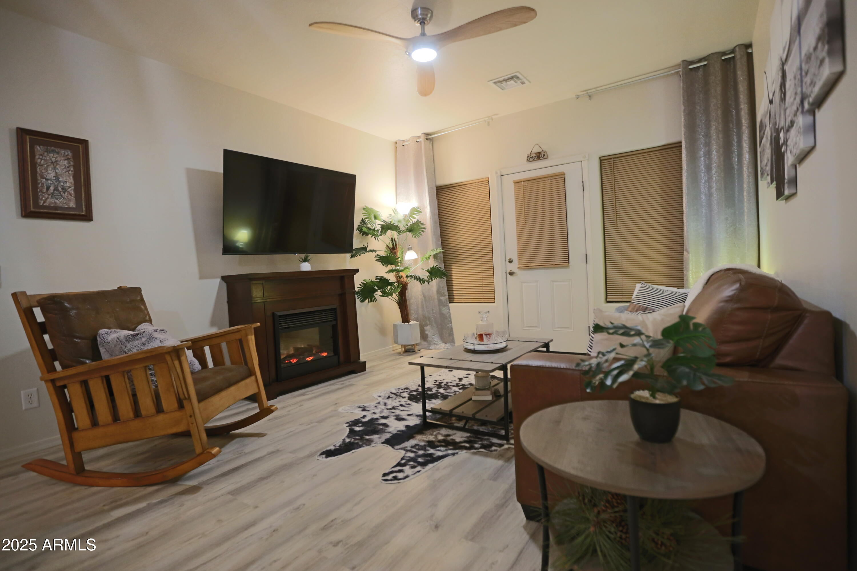 2399 QUARTER HORSE Trail 241