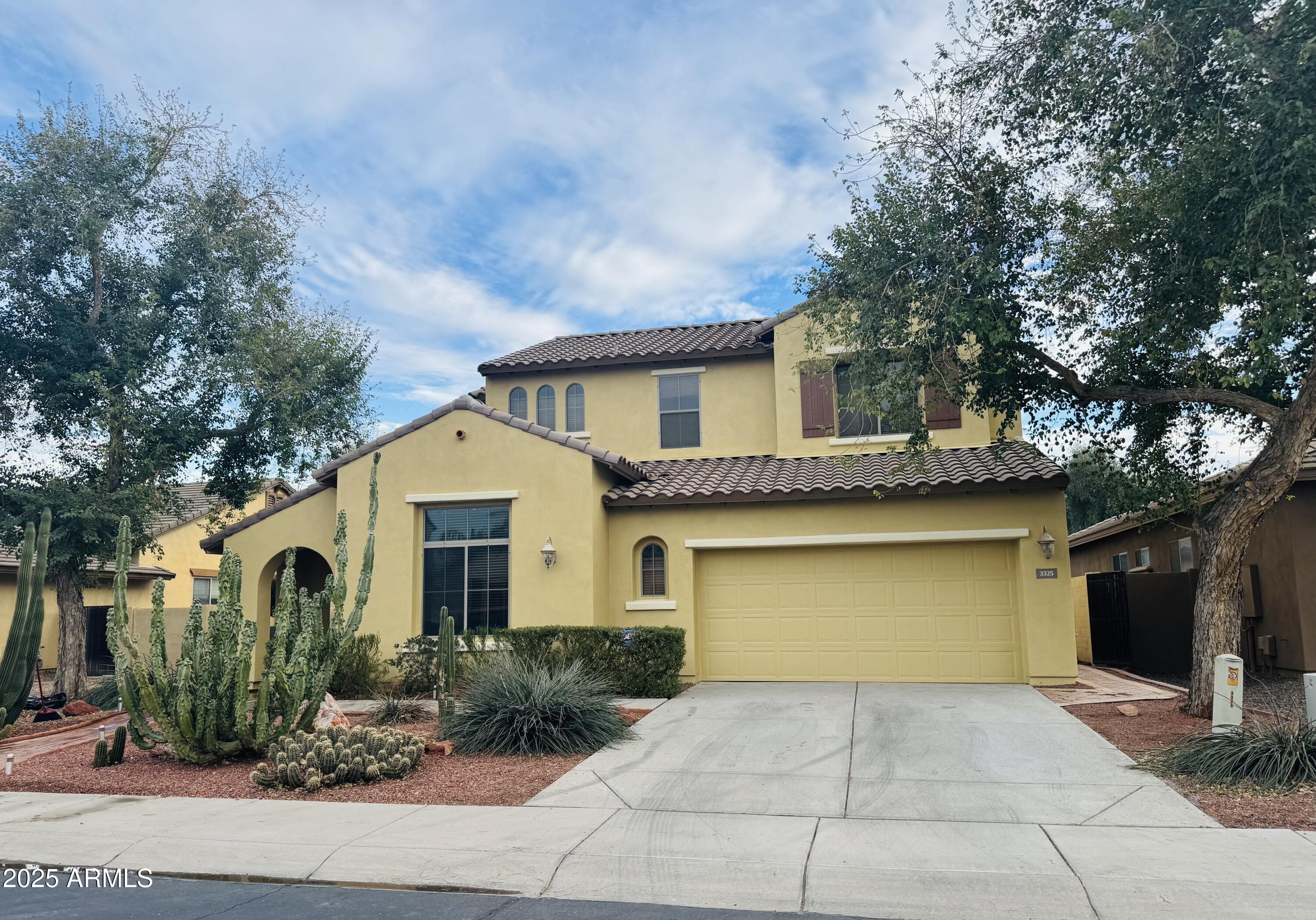 3325 E GRAND CANYON Drive
