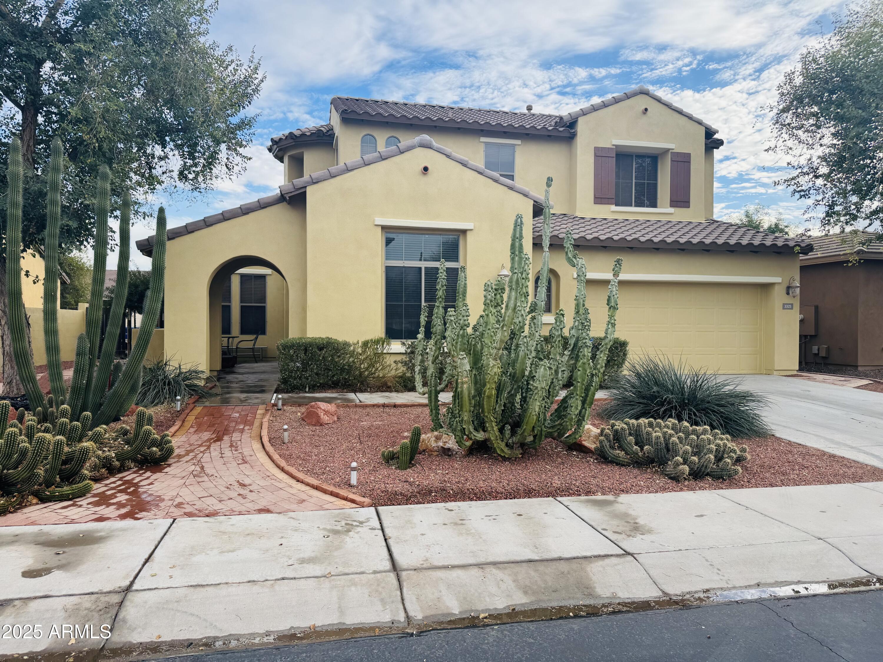 3325 E GRAND CANYON Drive