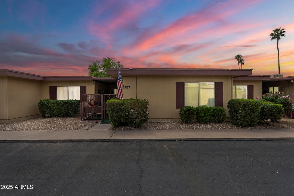 Photo of 13608 N 98th Avenue #Q, Sun City, AZ 85351 (MLS # 6852984)
