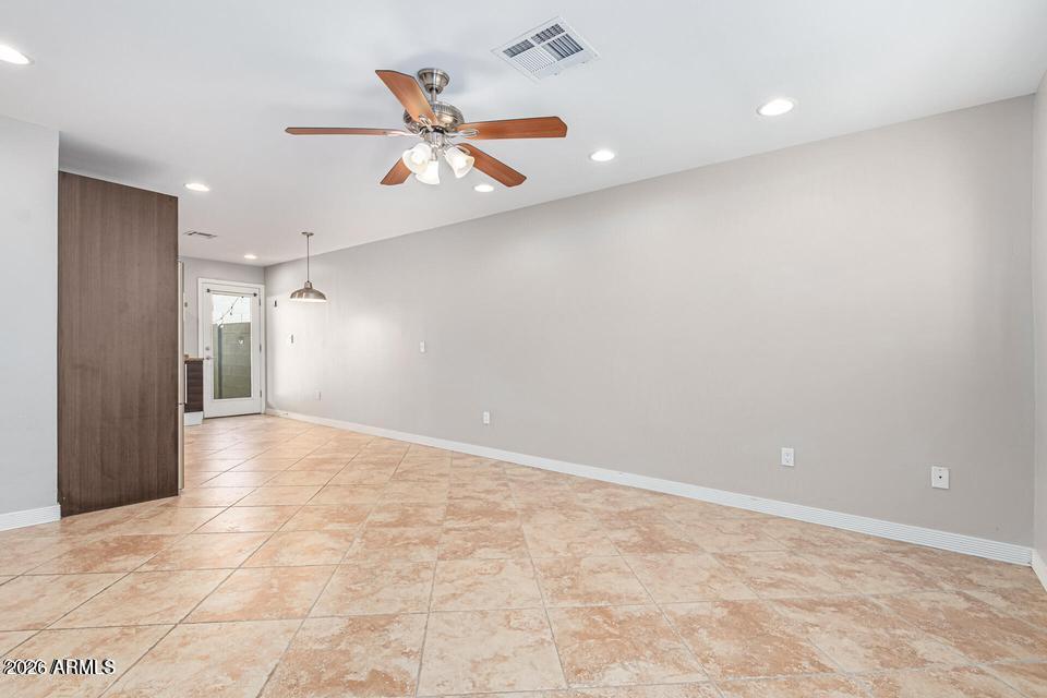 BILTMORE GARDENS AT SQUAW PEAK CONDOMINIUM - Residential
