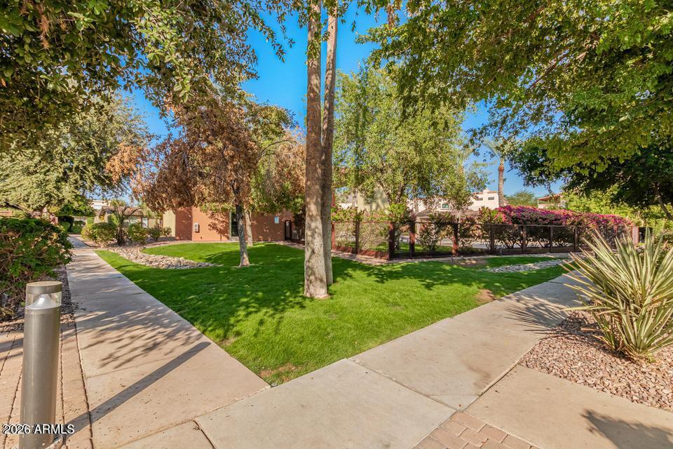 BILTMORE GARDENS AT SQUAW PEAK CONDOMINIUM - Residential