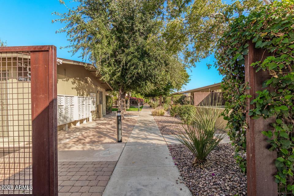 BILTMORE GARDENS AT SQUAW PEAK CONDOMINIUM - Residential