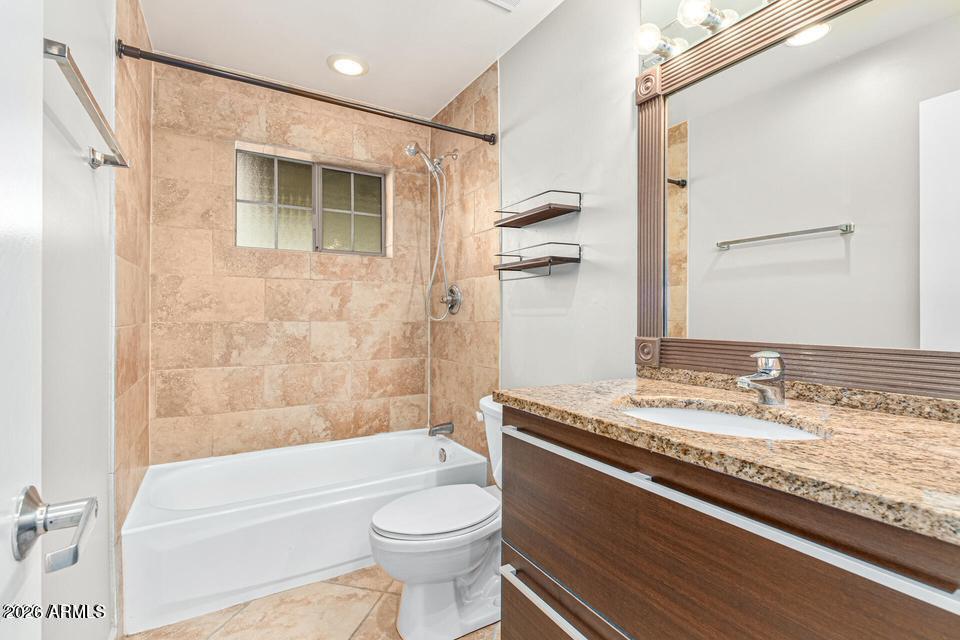 BILTMORE GARDENS AT SQUAW PEAK CONDOMINIUM - Residential