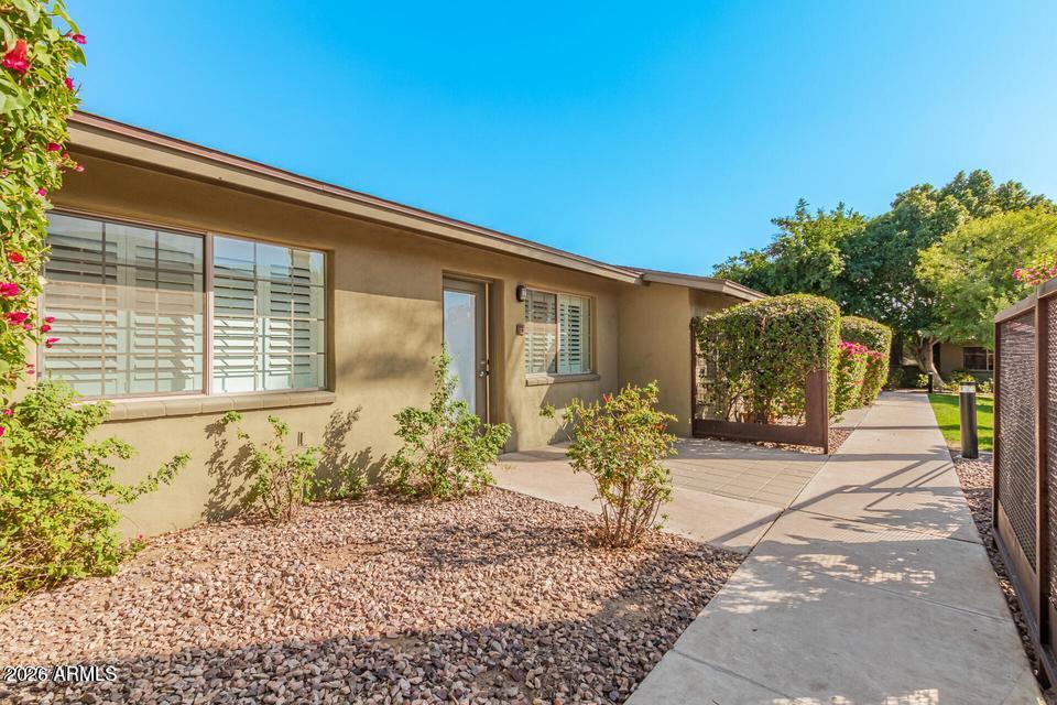 BILTMORE GARDENS AT SQUAW PEAK CONDOMINIUM - Residential