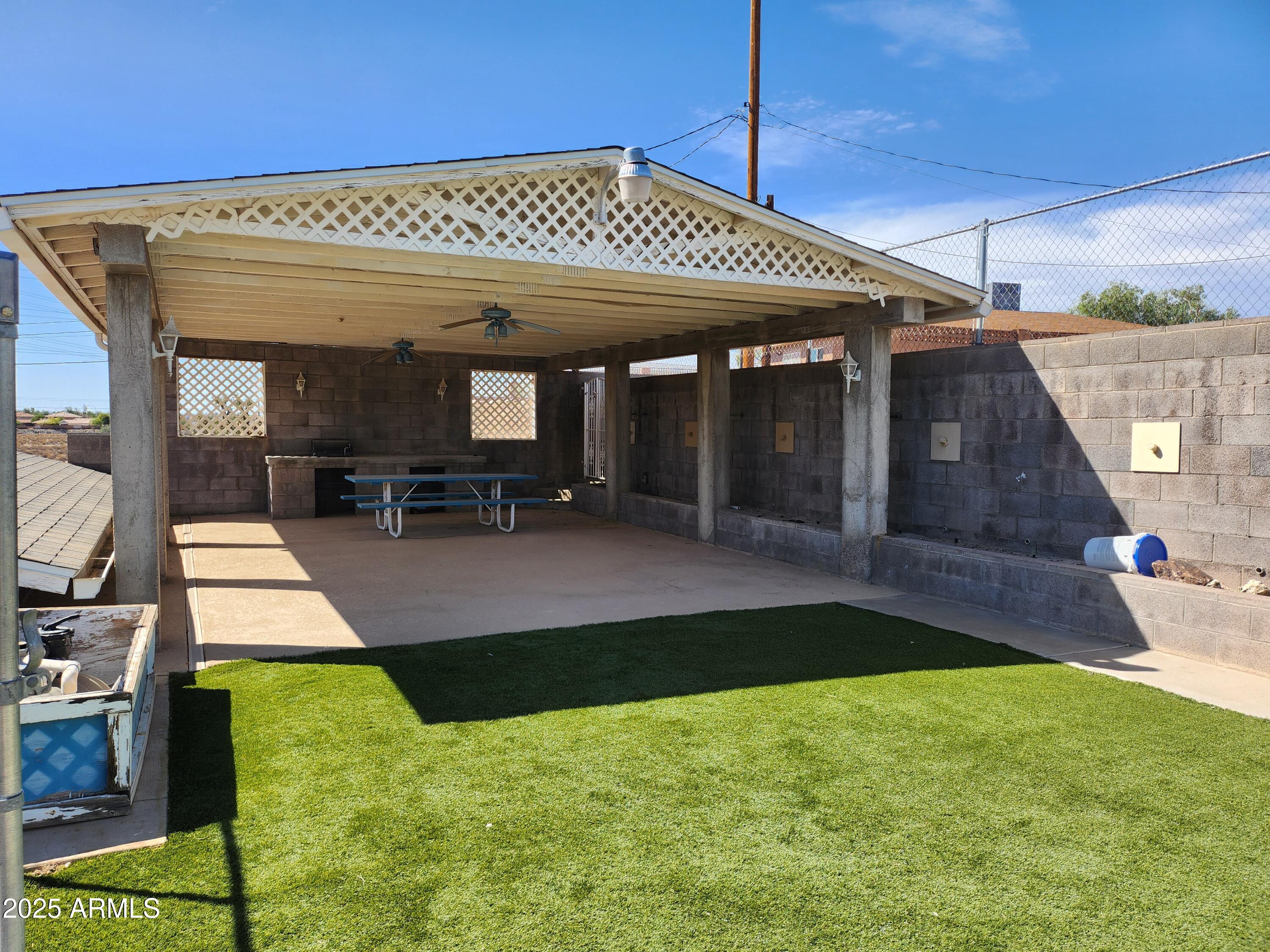 11433 W Lakeshore Drive