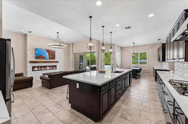 9282 W PATRICK LN, PEORIA, AZ 85383 - Image 65ca78044adb79494c9c8d70a2a8bc64/325249629