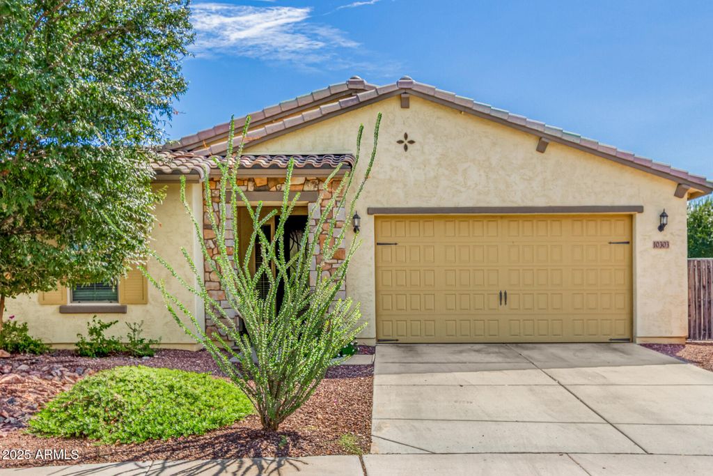 Photo of 10303 W Rosewood Lane, Peoria, AZ 85383 (MLS # 6923434)