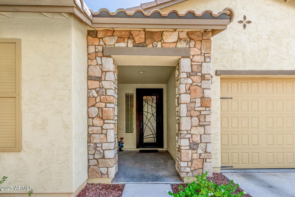 Photo of 10303 W Rosewood Lane, Peoria, AZ 85383 (MLS # 6923434)