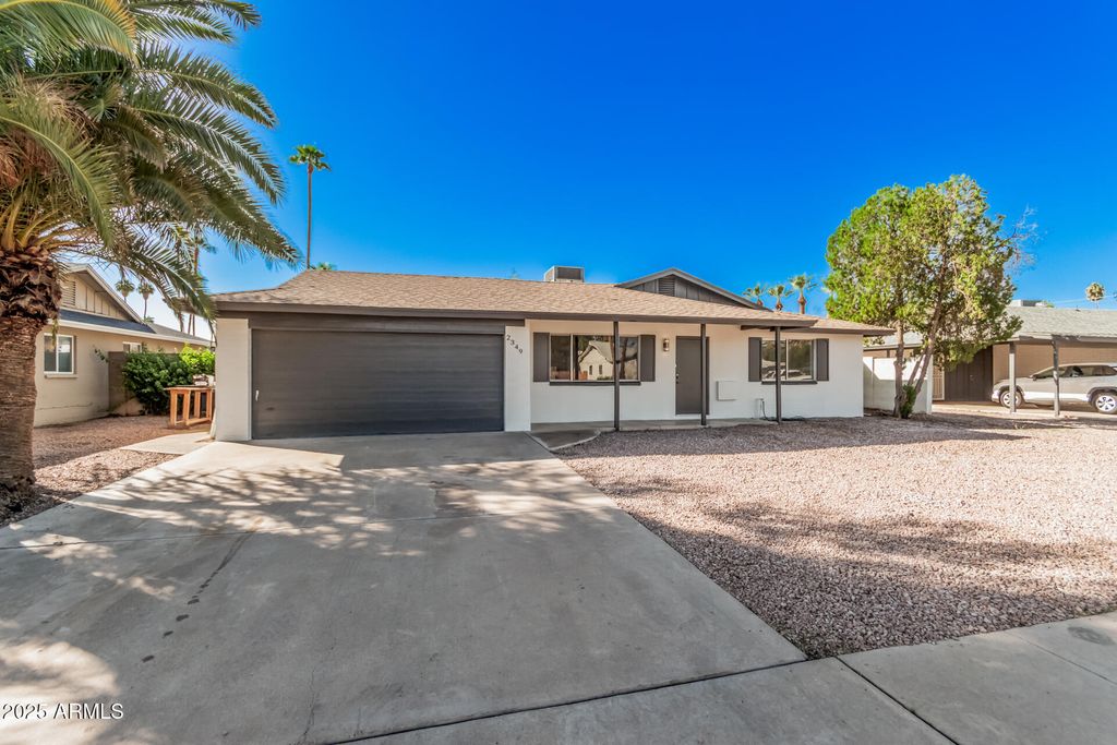 Photo of 2349 W Concho Avenue, Mesa, AZ 85202 (MLS # 6933671)