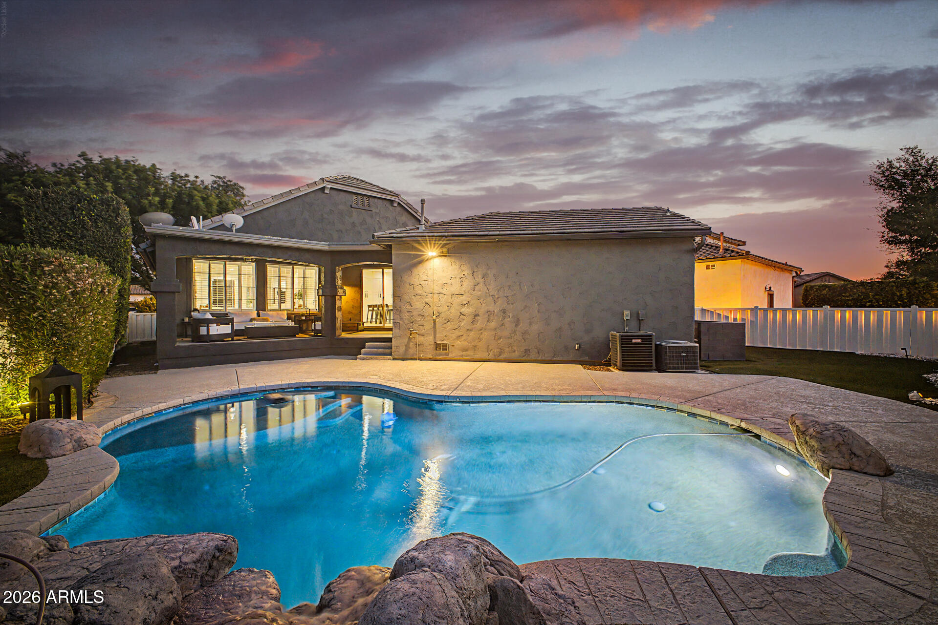 2732 E TAMARISK Street