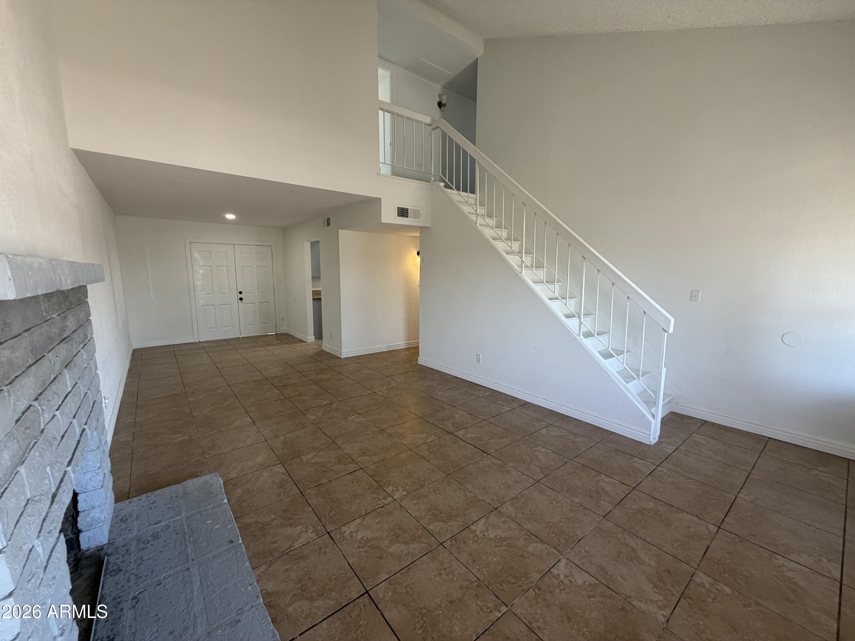 7602 W COLLEGE Drive