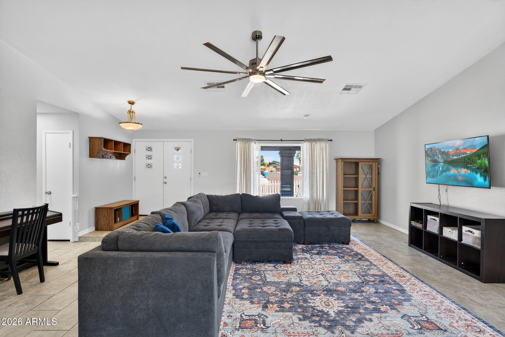 1019 W WESCOTT Drive