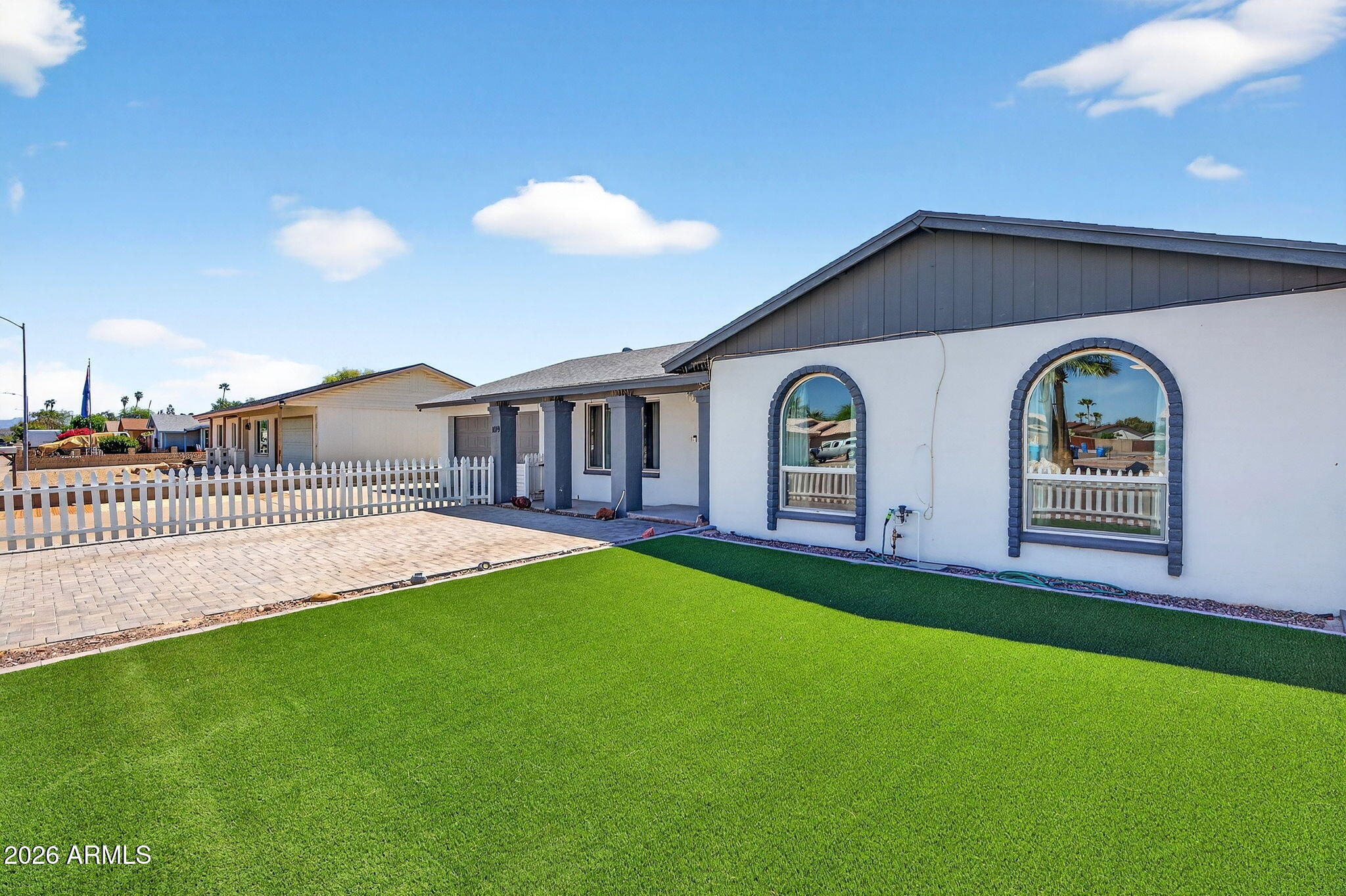 1019 W WESCOTT Drive