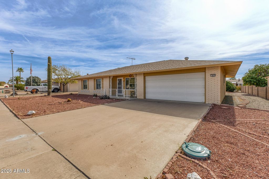 Photo of 9625 W Briarwood Circle N, Sun City, AZ 85351 (MLS # 6990129)
