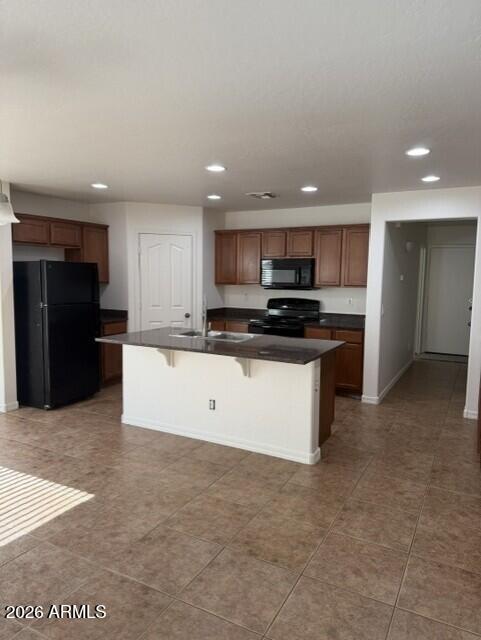 887 W Desert Hills Drive