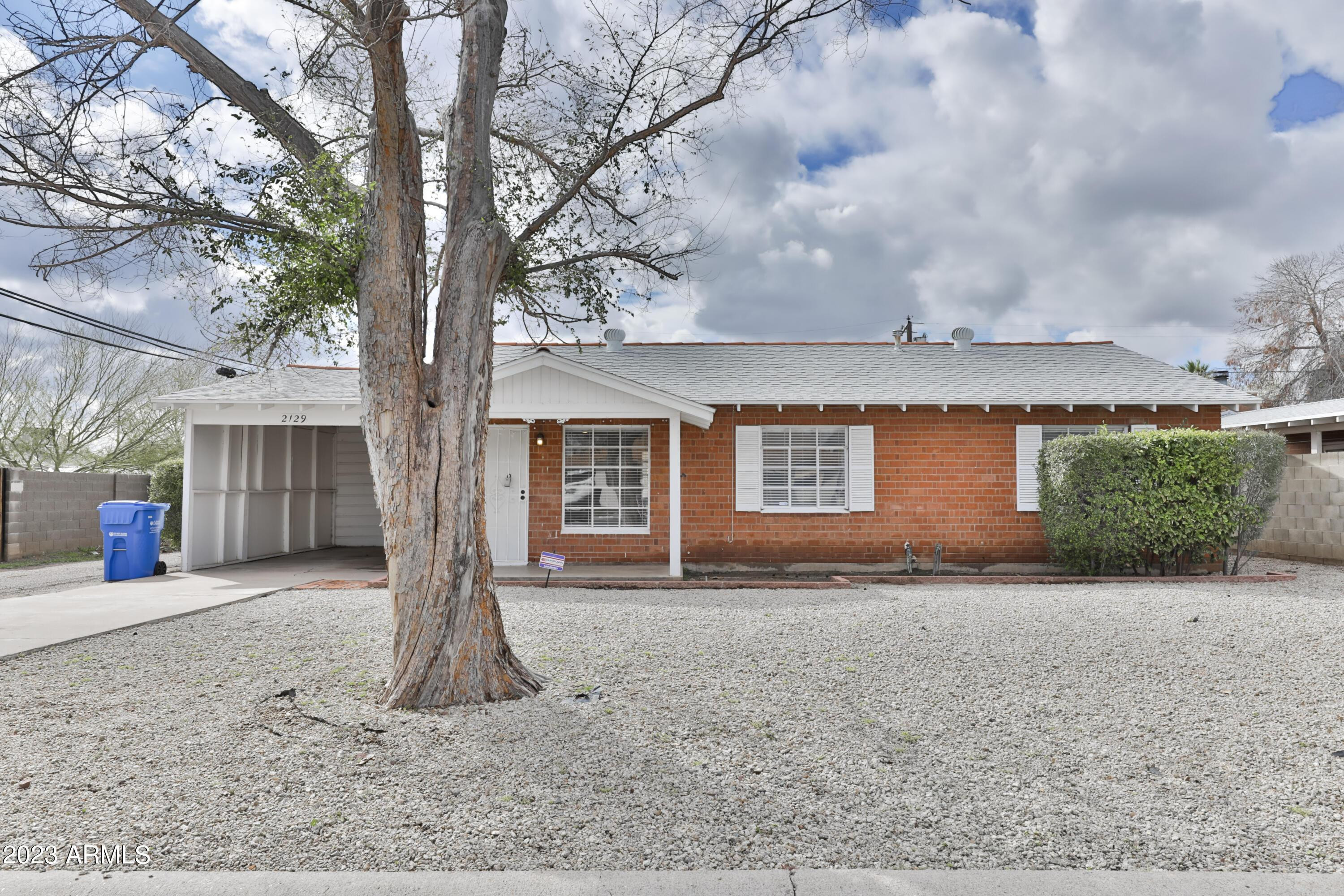 2129 W Weldon Avenue