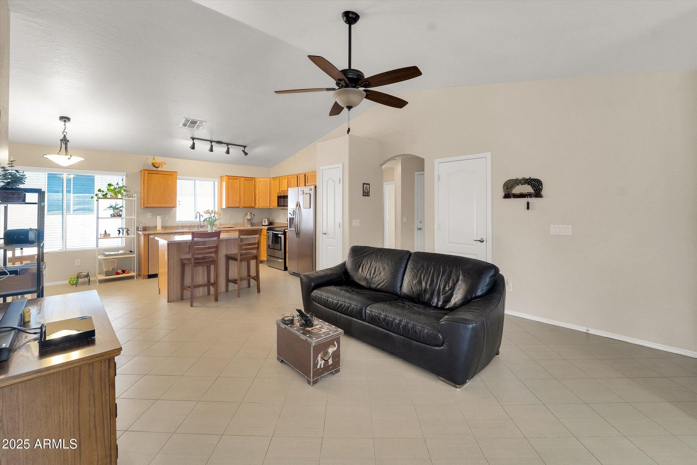 Homes 4 2221 E UNION HILLS Drive 148