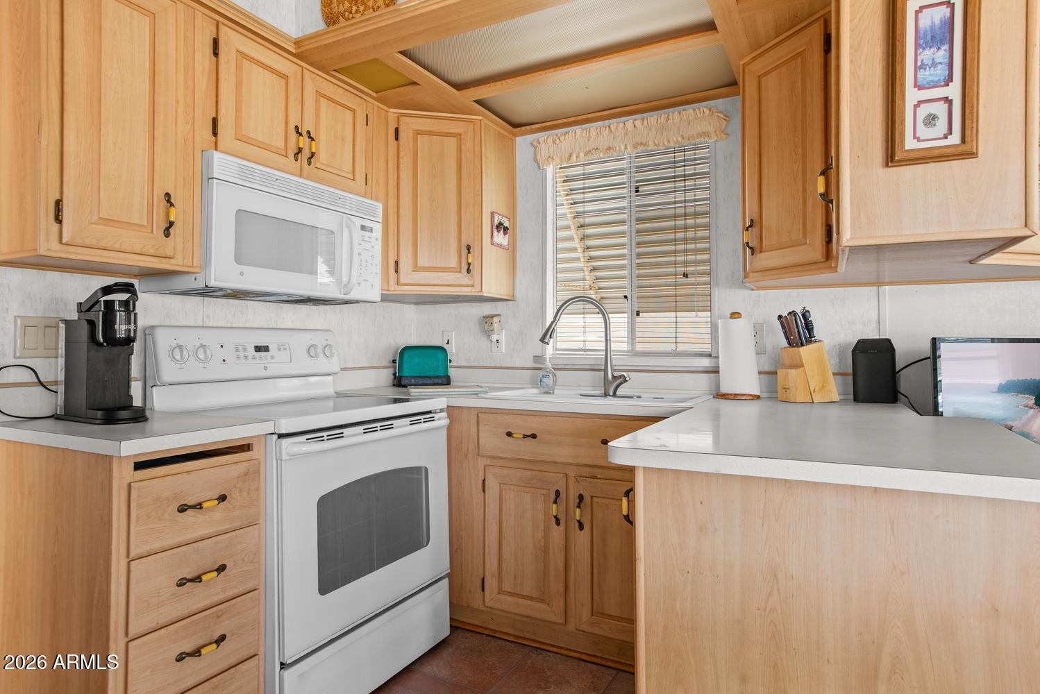 17200 W BELL Road 812