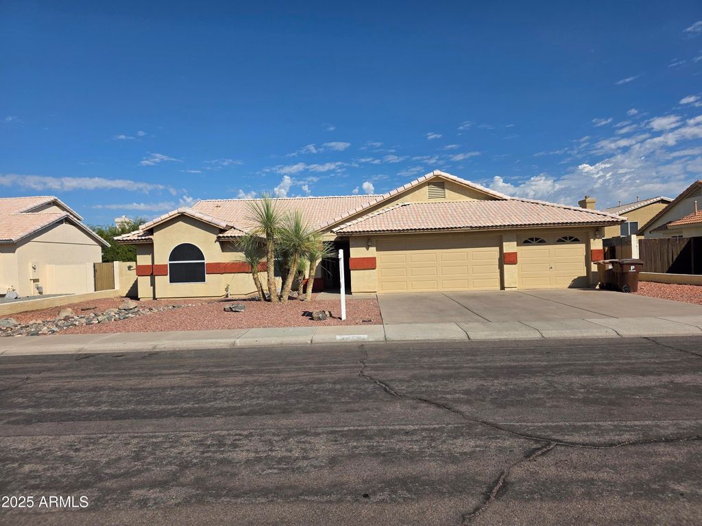 Photo of 8758 W Bloomfield Road, Peoria, AZ 85381 (MLS # 6924724)
