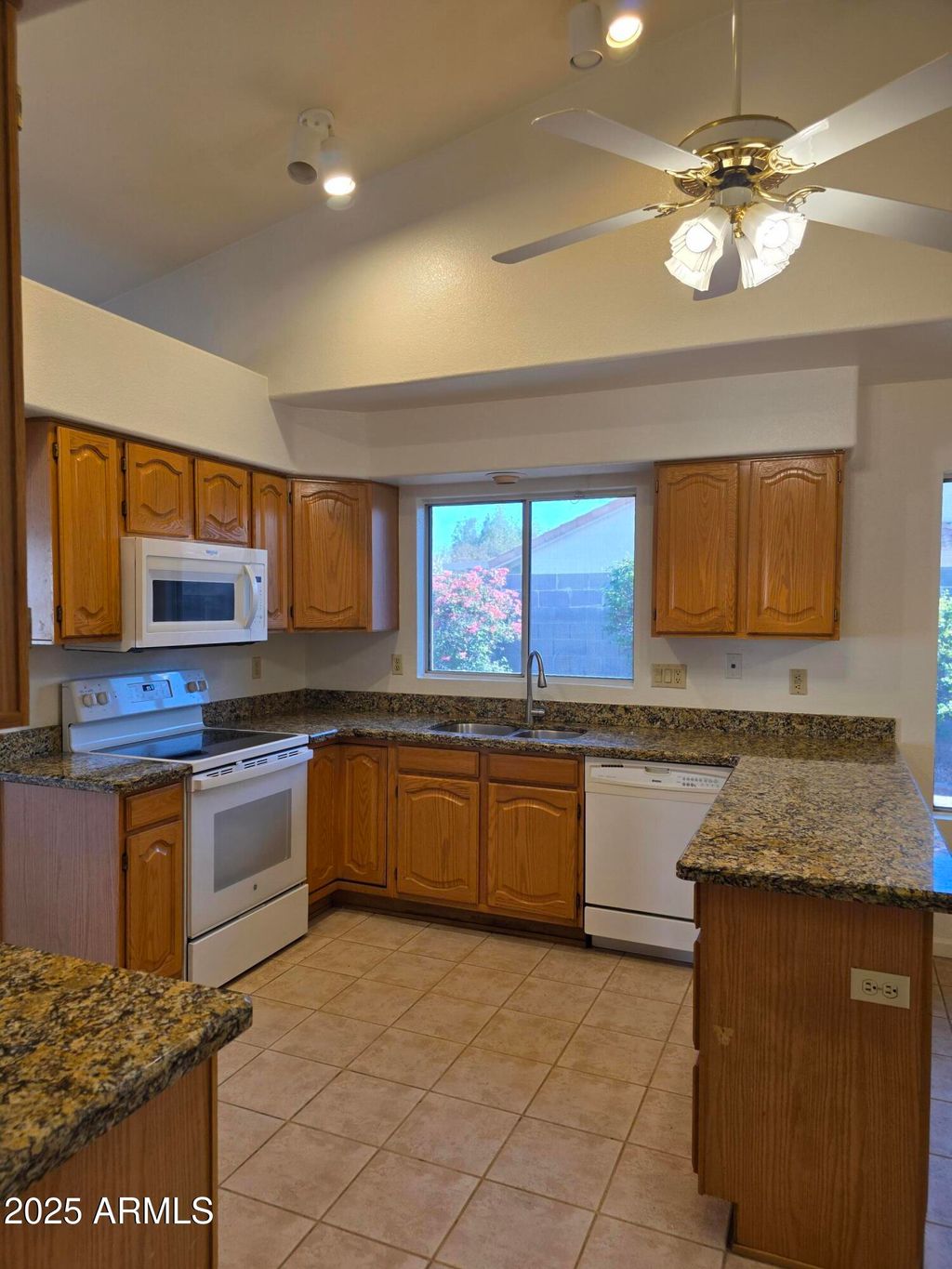 Photo of 8758 W Bloomfield Road, Peoria, AZ 85381 (MLS # 6924724)