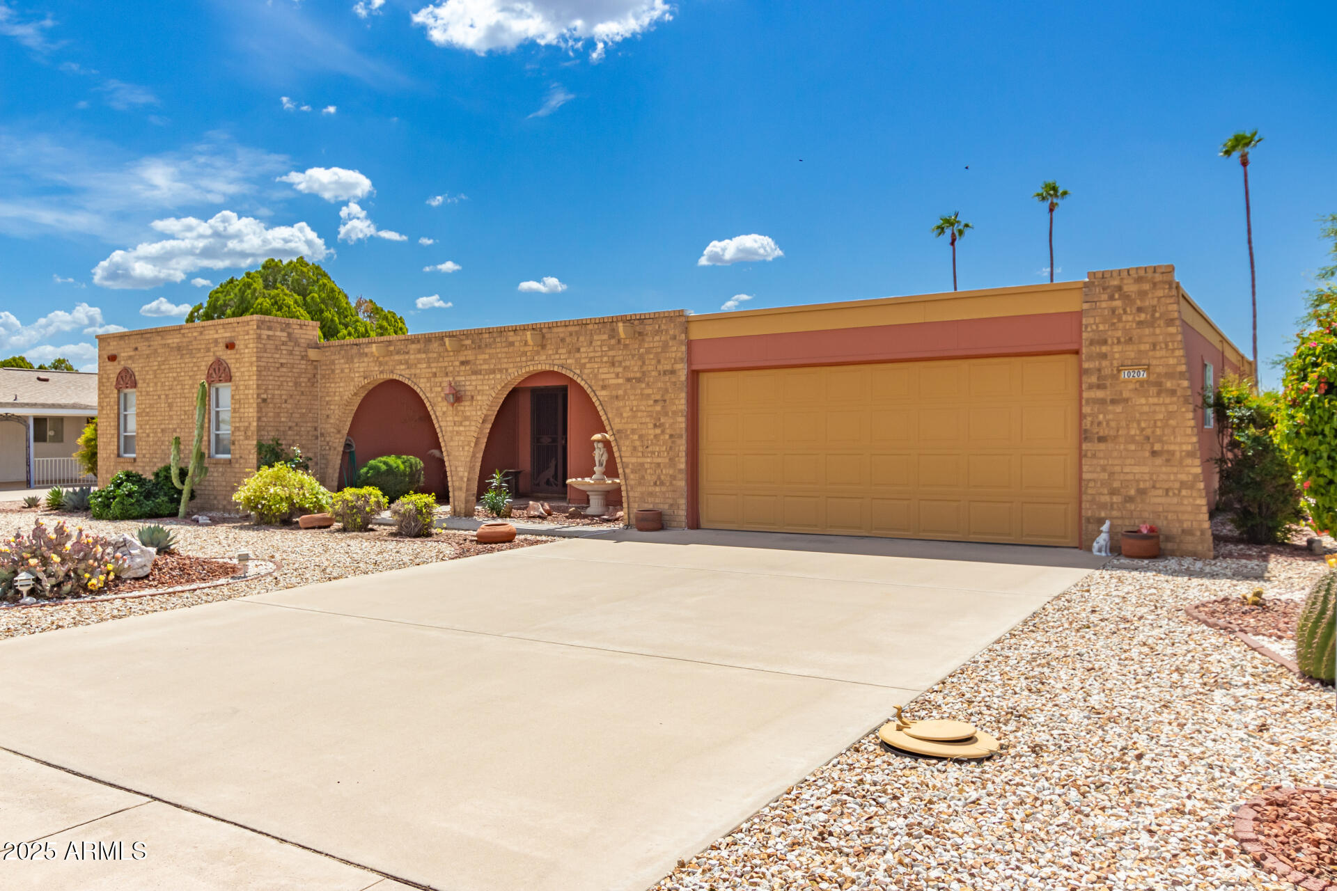 10207 W OAK RIDGE Drive