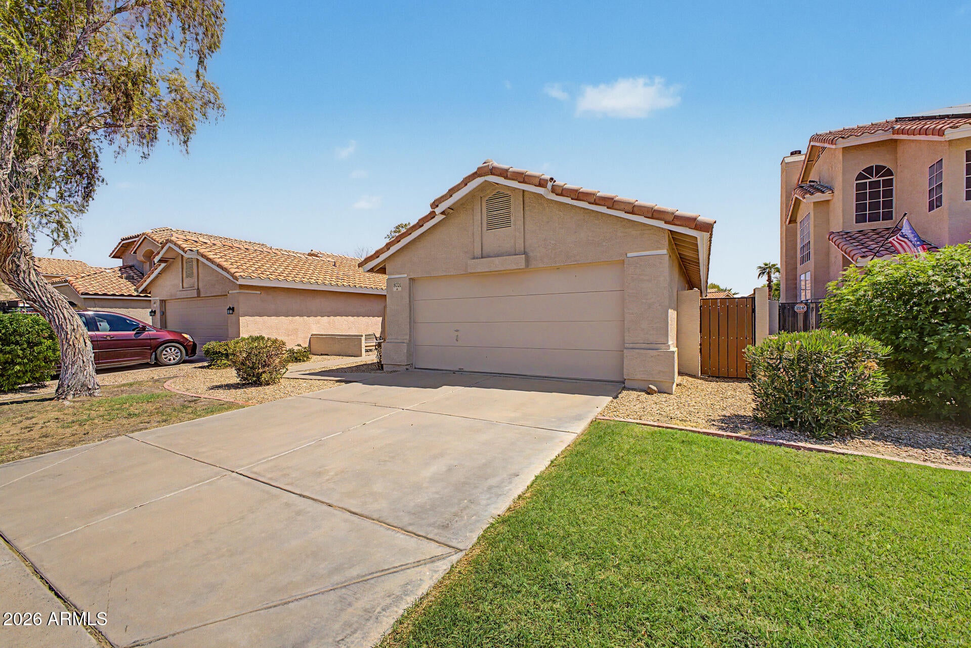 8021 W PARADISE Drive
