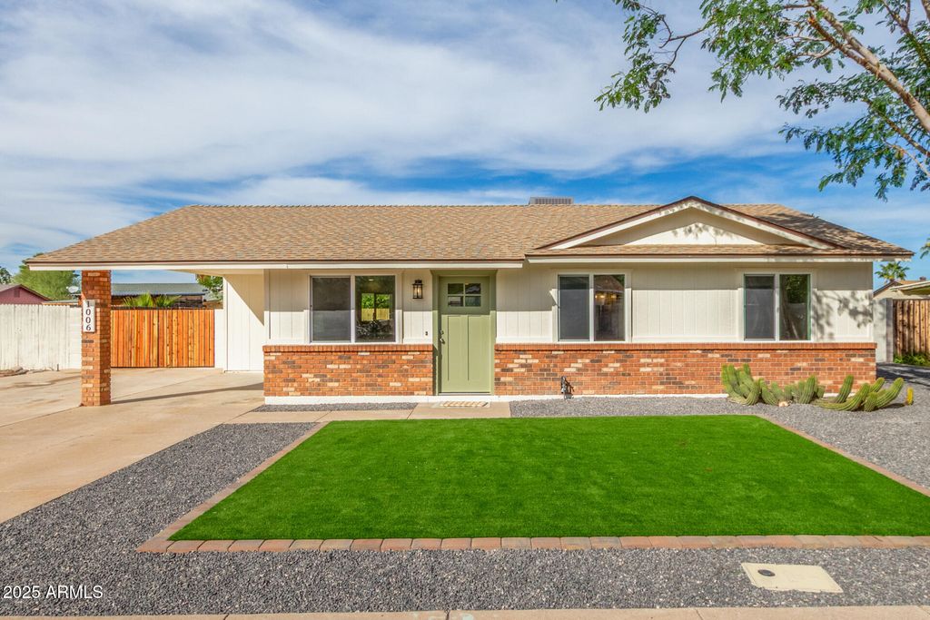 Photo of 1006 W Grandview Street, Mesa, AZ 85201 (MLS # 6952147)