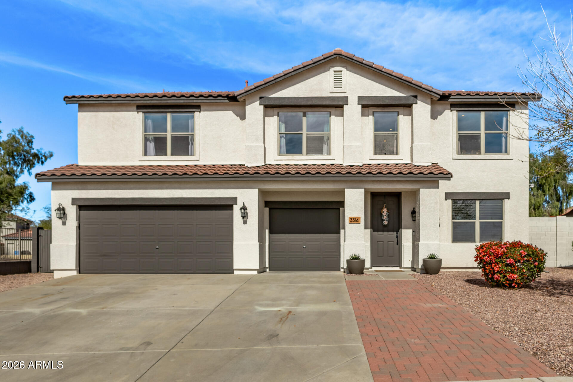 3314 W DYNAMITE Boulevard