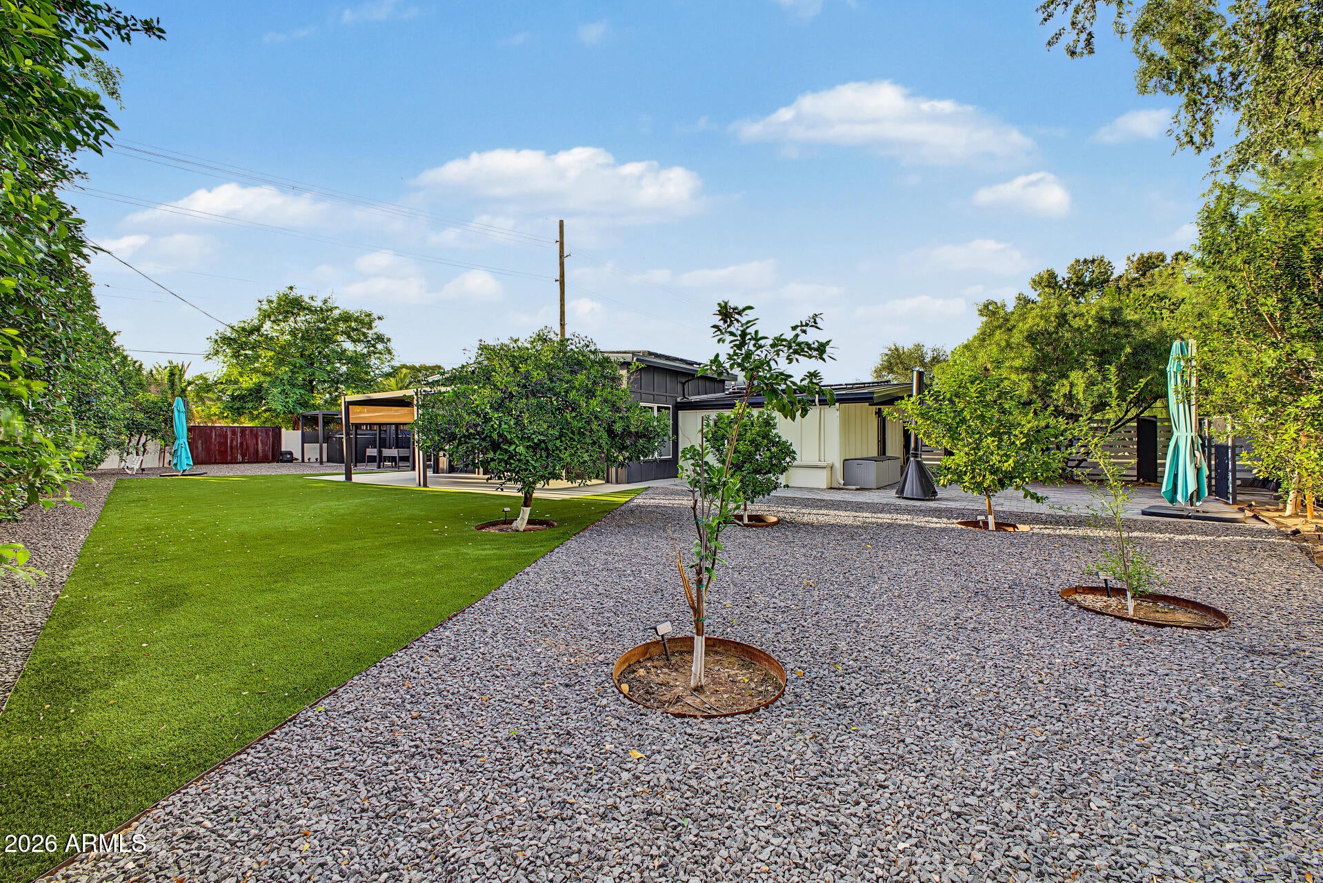 1417 W GLENN Drive