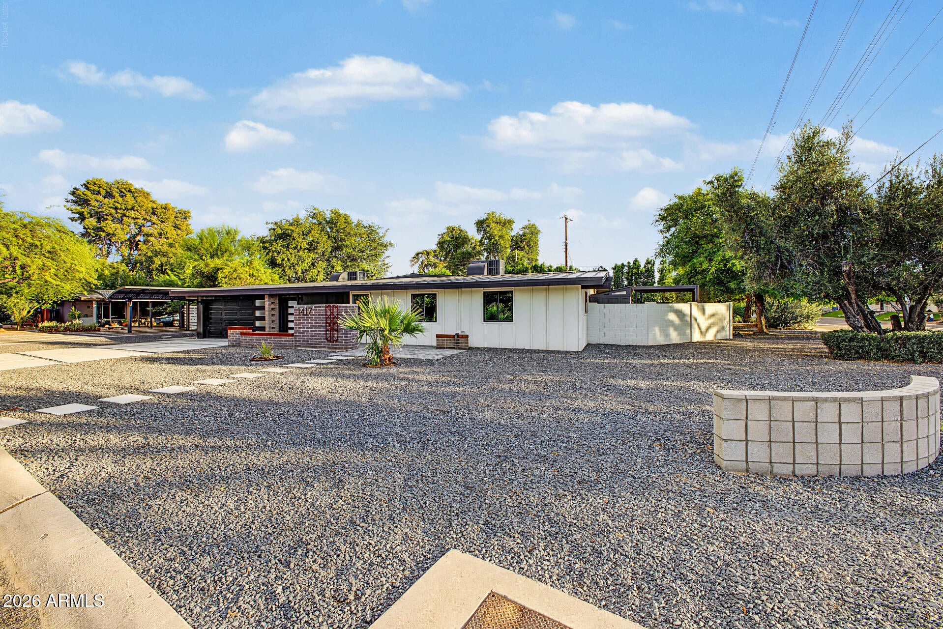 1417 W GLENN Drive