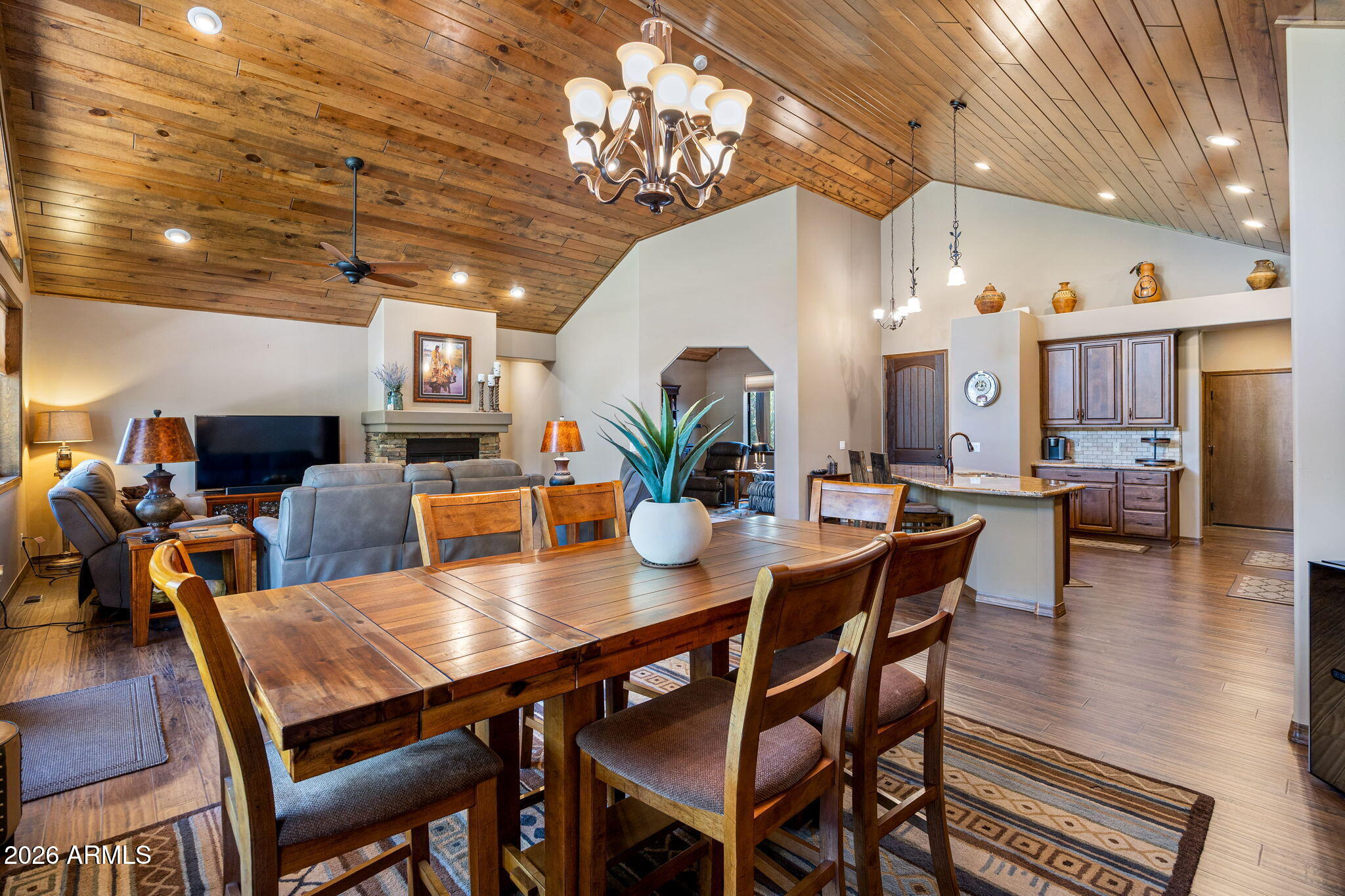321 N RETREAT Drive