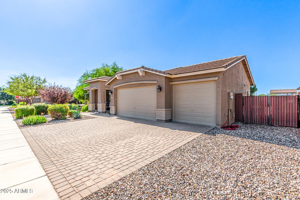 Photo of 42214 N Ambrosio Drive, San Tan Valley, AZ 85140 (MLS # 6935321)