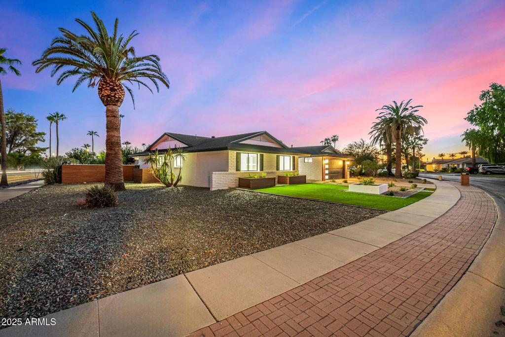 Photo of 685 E Palm Street, Litchfield Park, AZ 85340 (MLS # 6925591)