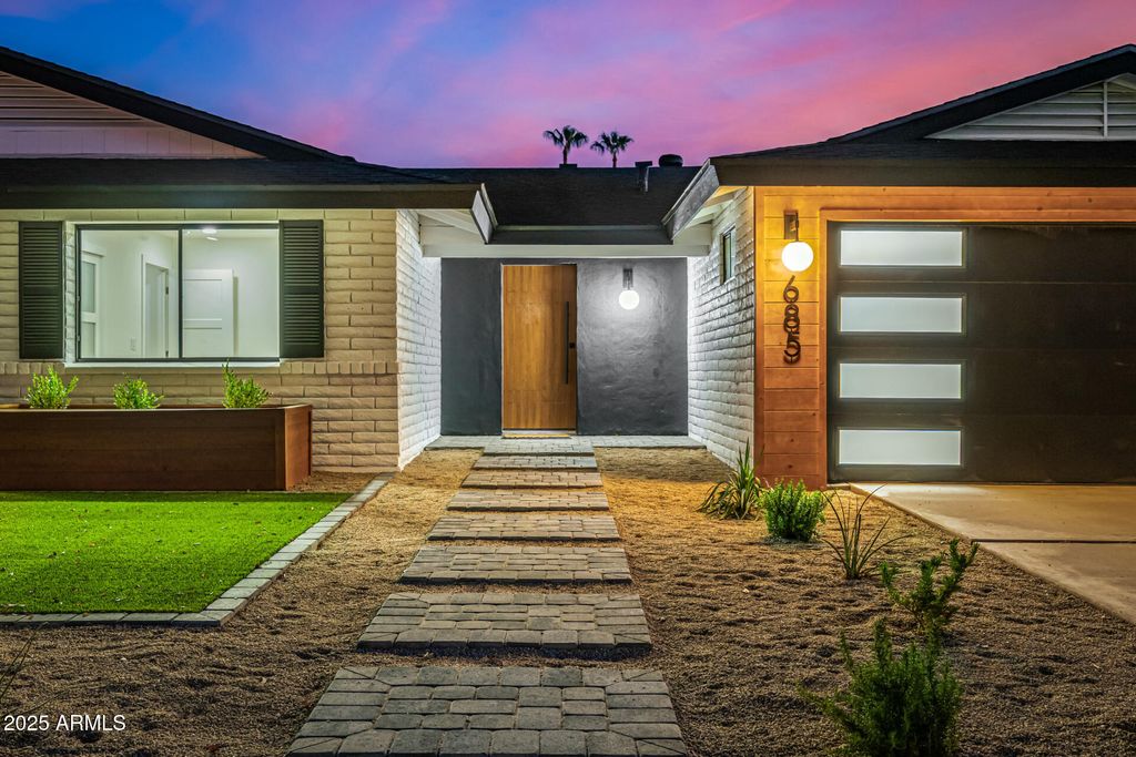 Photo of 685 E Palm Street, Litchfield Park, AZ 85340 (MLS # 6925591)