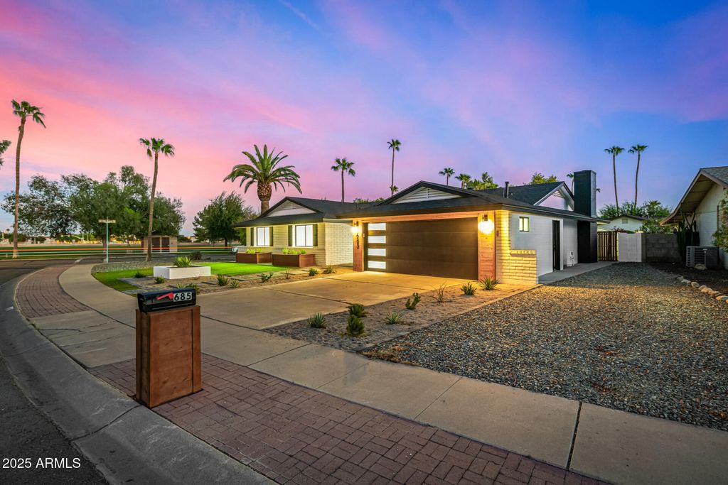 Photo of 685 E Palm Street, Litchfield Park, AZ 85340 (MLS # 6925591)