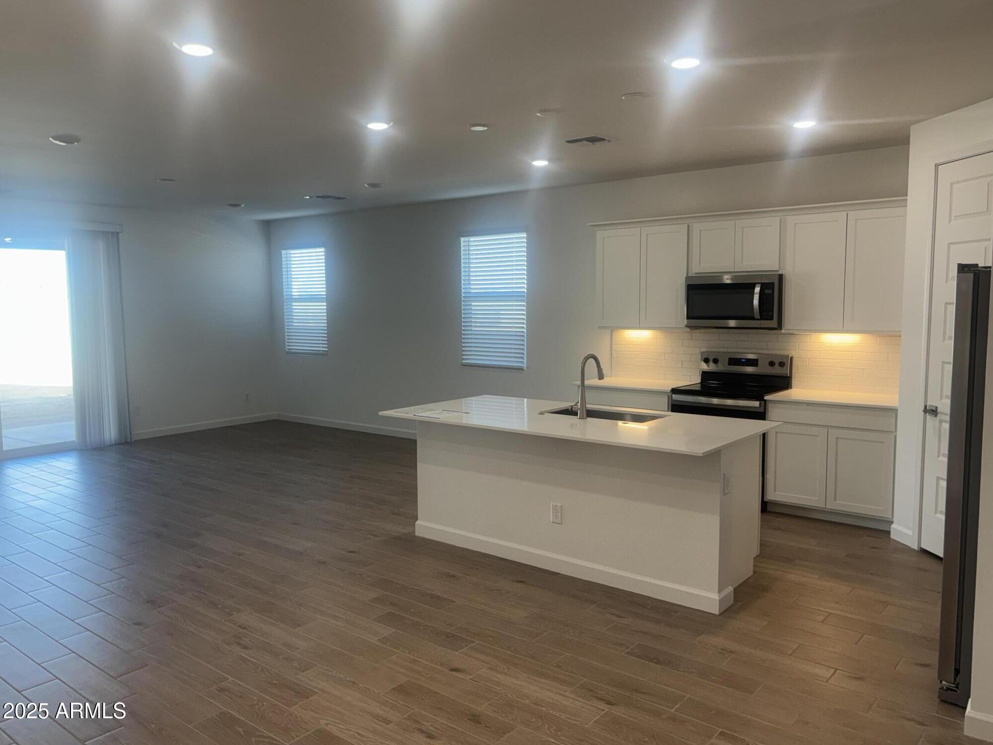 17722 W VOGEL Avenue