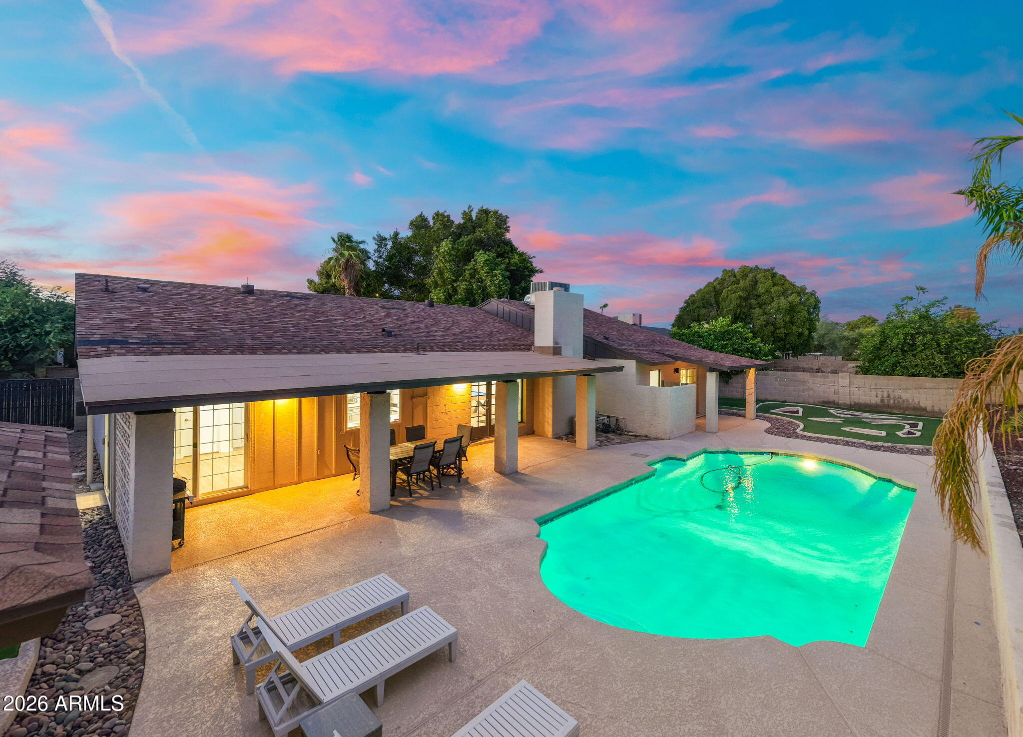 2331 E SUNNYSIDE Drive