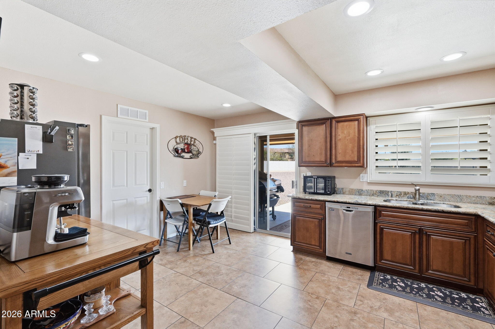10110 W PINE SPRINGS Drive