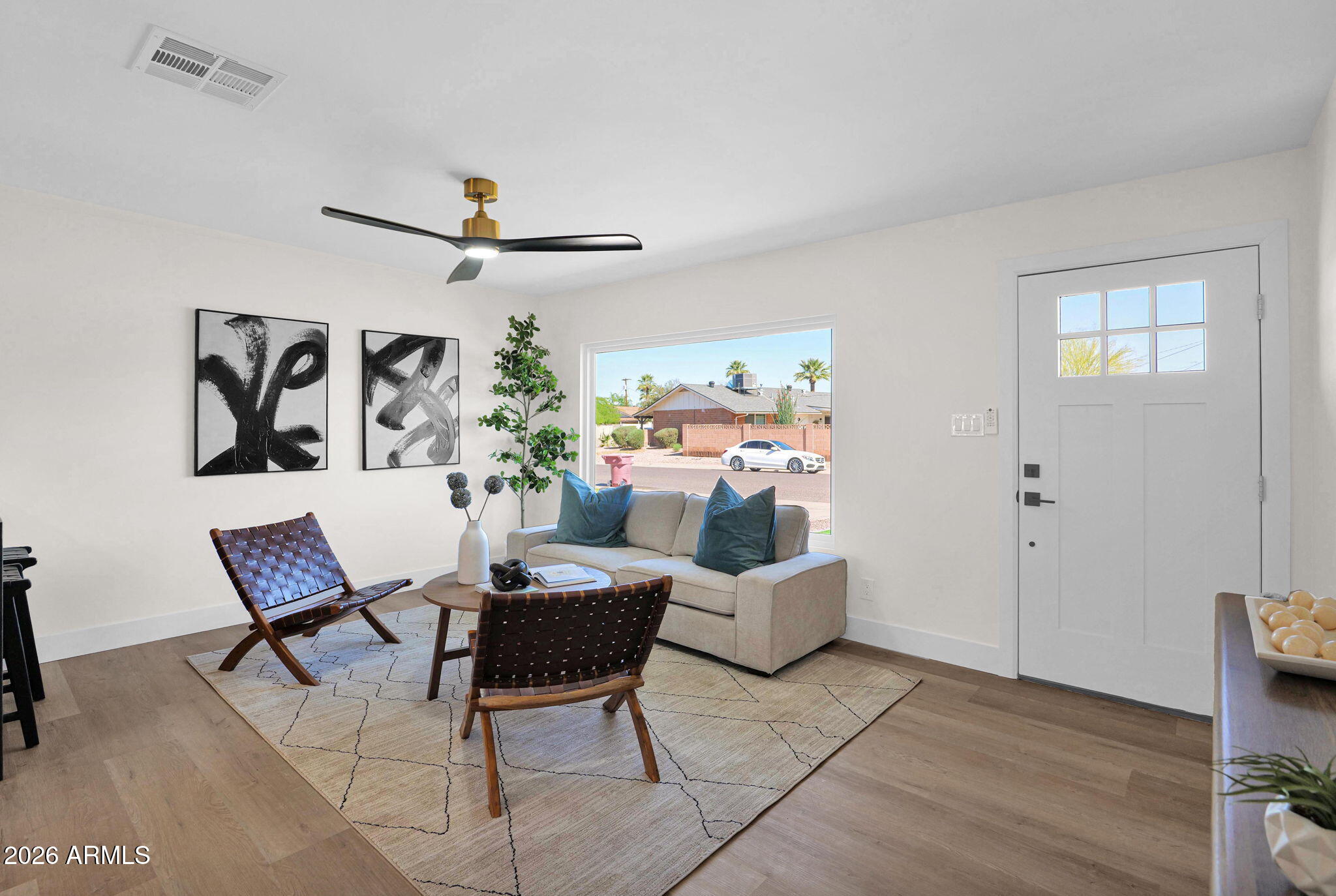 8713 E HUBBELL Street