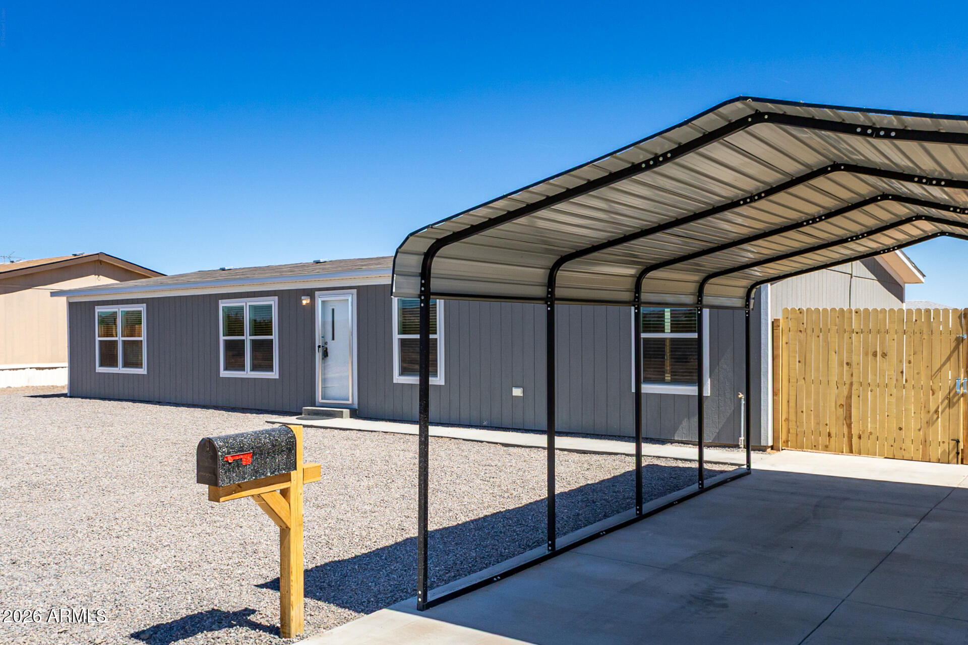 10733 N HILLSIDE Drive