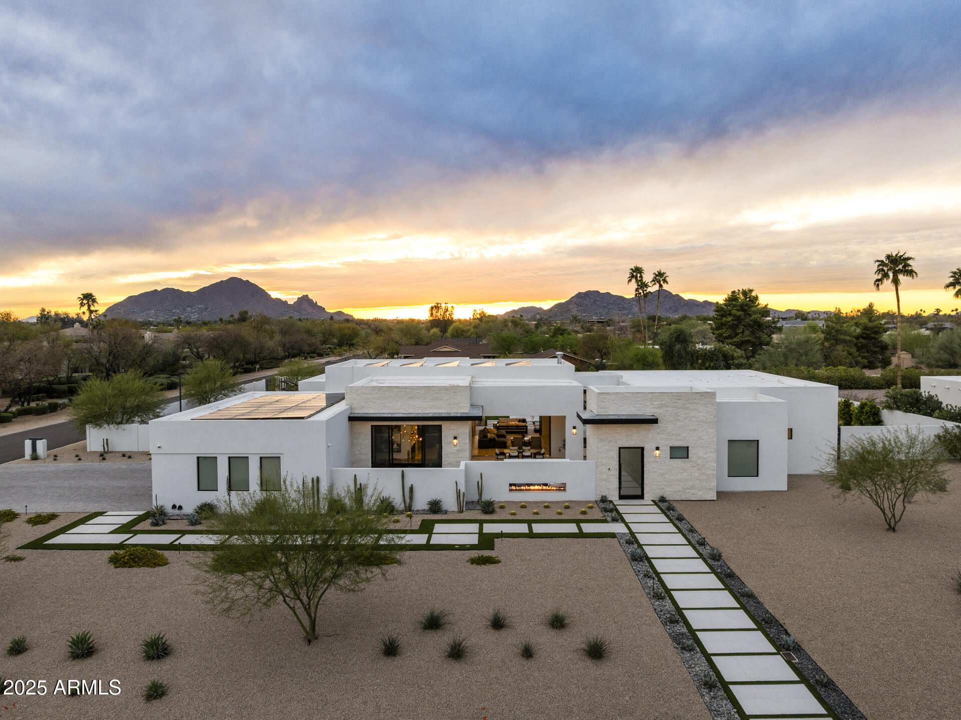 8520 E CACTUS WREN Road