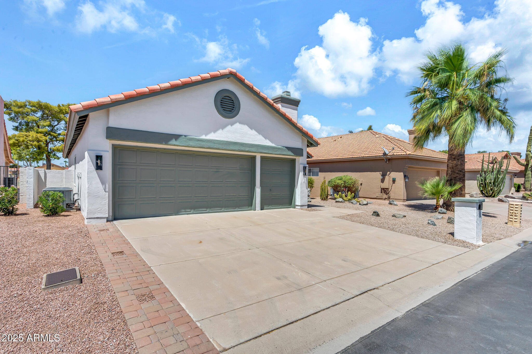 10914 E NAVAJO Drive