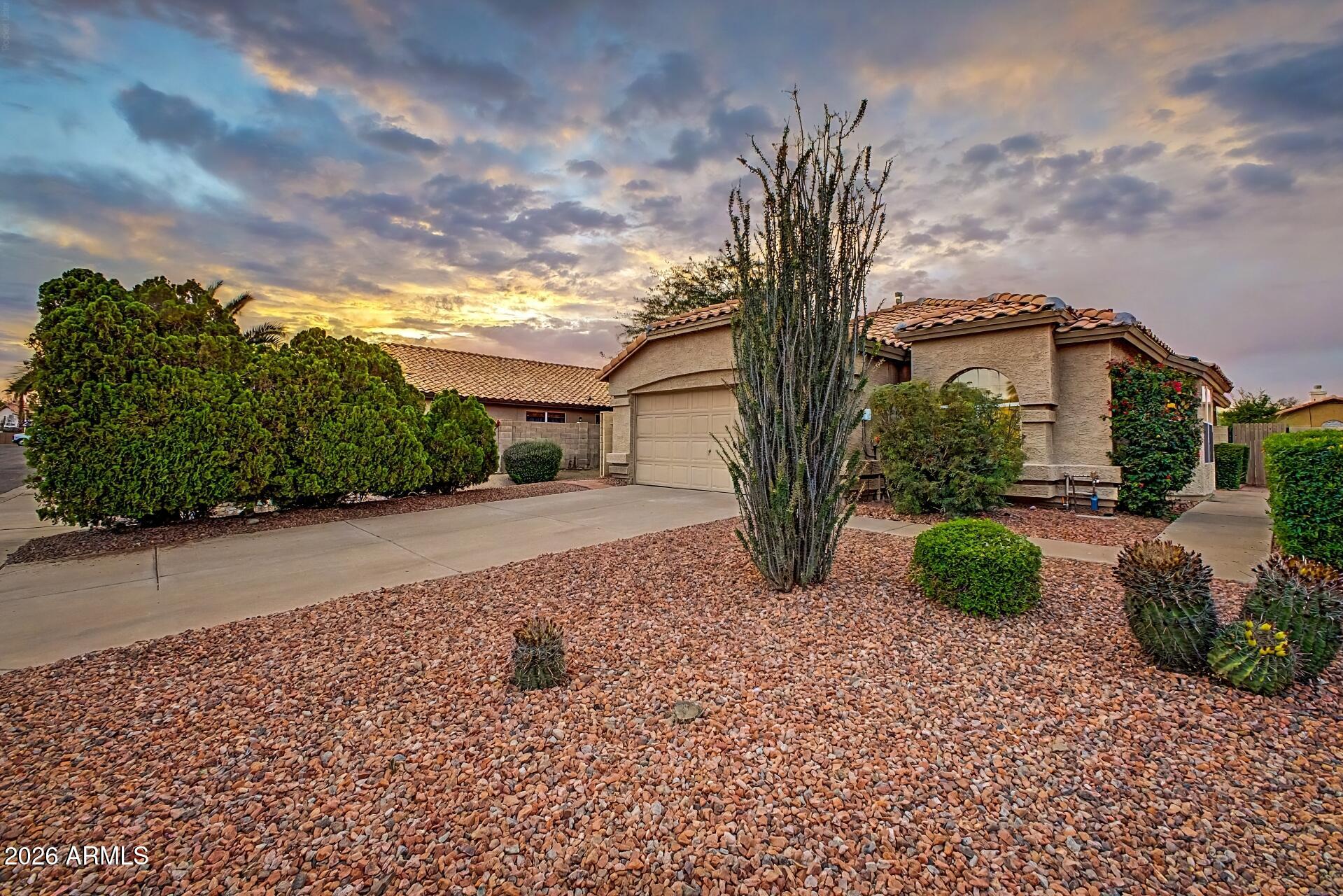 1038 W BUTLER Court